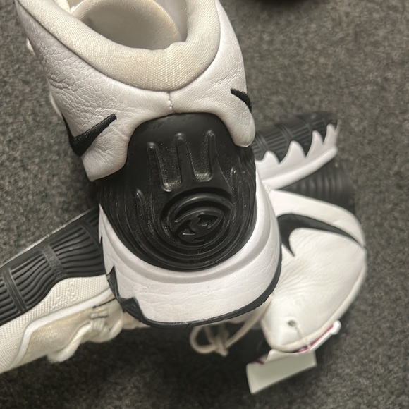 Kyrie Nike 6 and Basketball sneakers for men - Picture 5 of 11